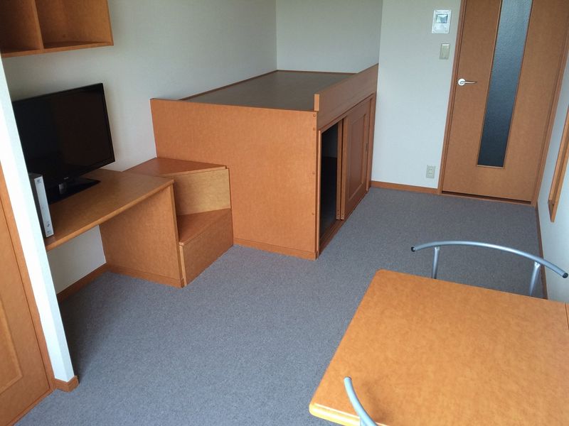 レオパレスオアシス 居間