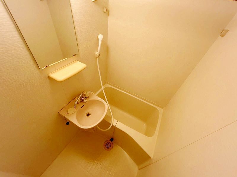 leopalace Sunrise Bathroom