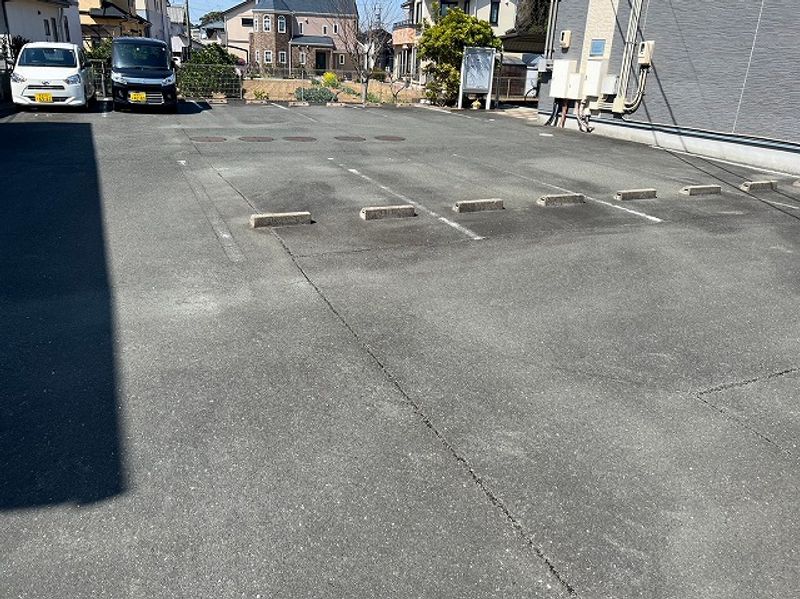 レオパレスヴェルシュ 駐車場
