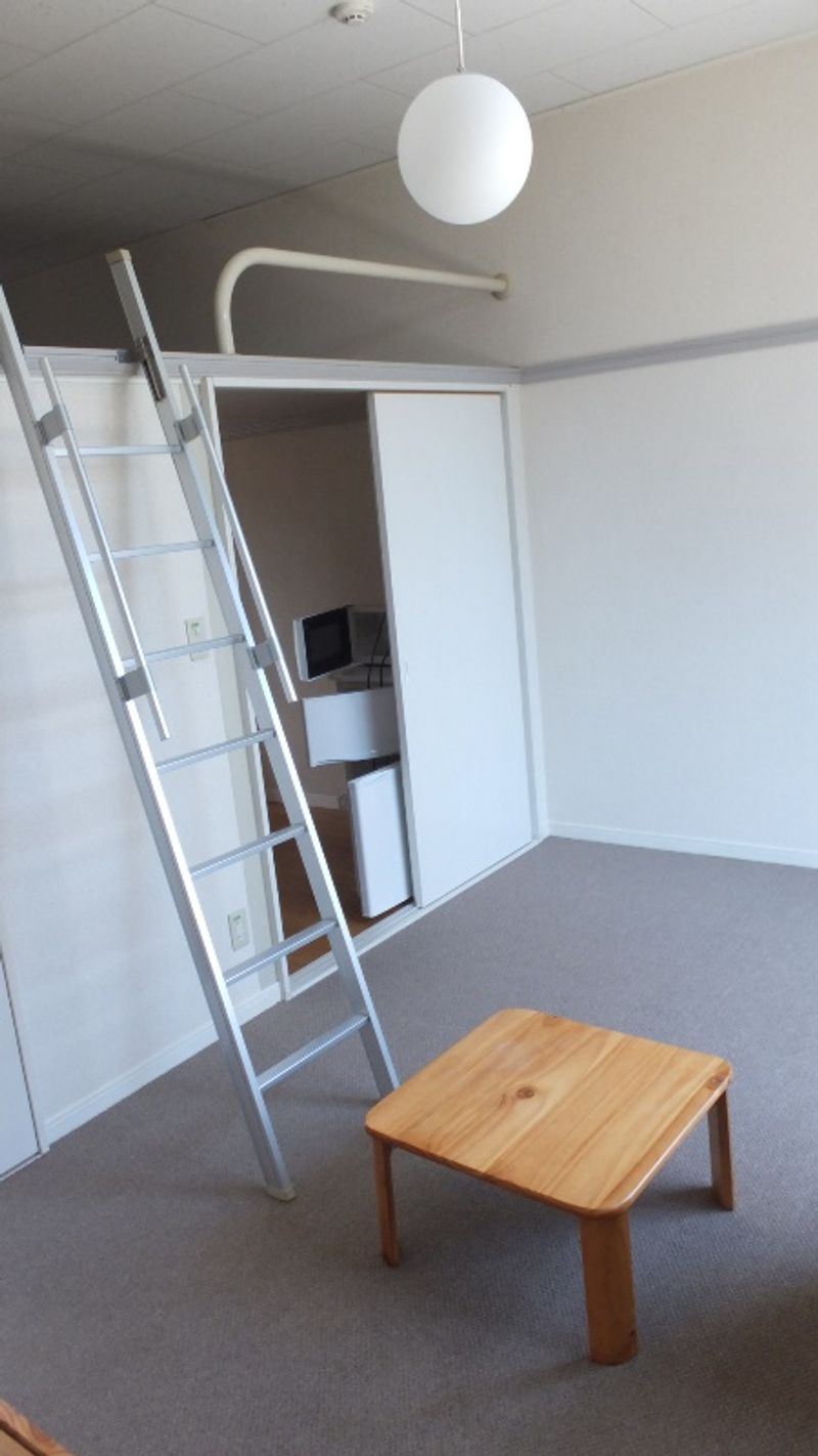 レオパレス韮崎 居間