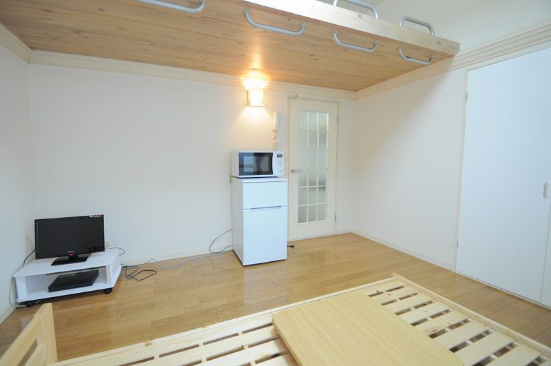 レオパレスプチベルク参番館 居間