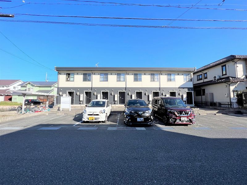 レオネクストｍｙＡＮ　参番館 駐車場
