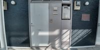 レオパレスブルーリバー 玄関
