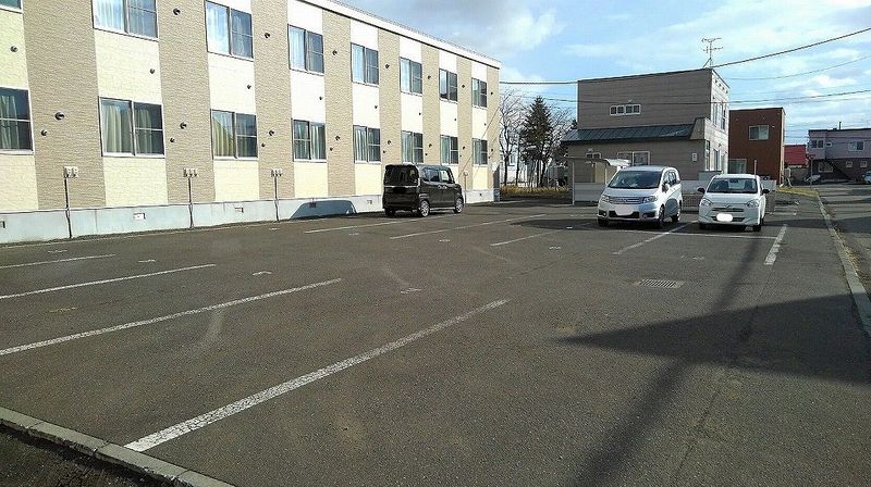レオパレス花川北 駐車場