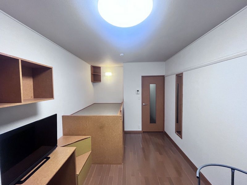 レオパレスアンソレイユ 居間