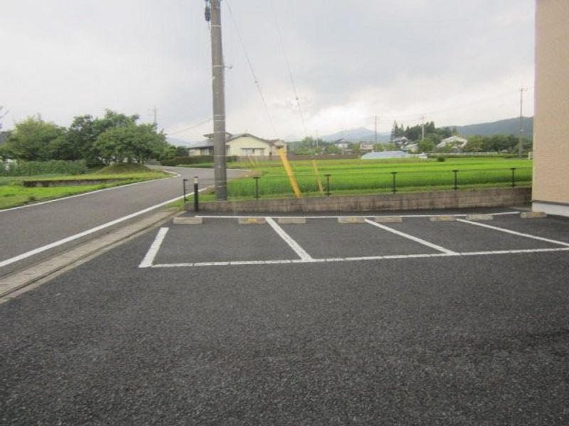 レオパレス雅Ⅱ 駐車場