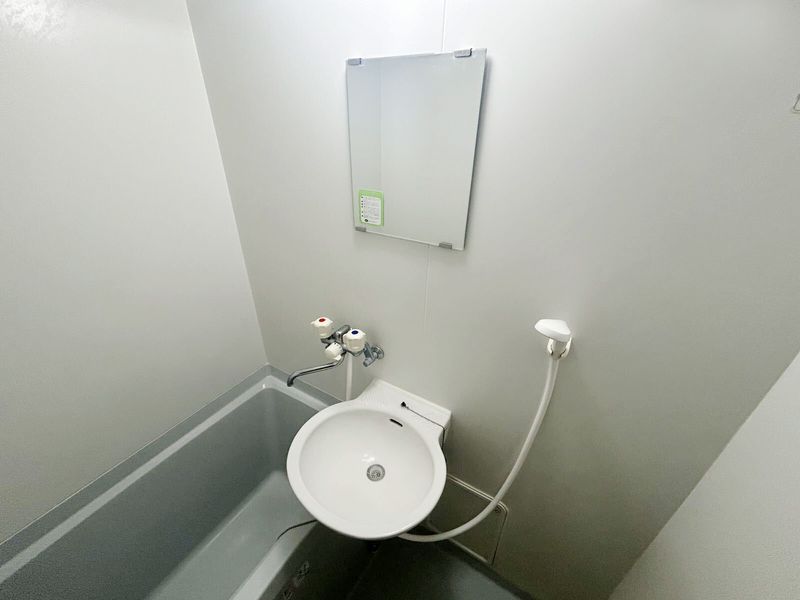 レオパレスＶ 洗面台