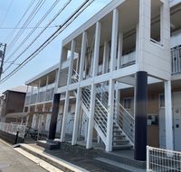 レオパレスペアトゥルース エントランス