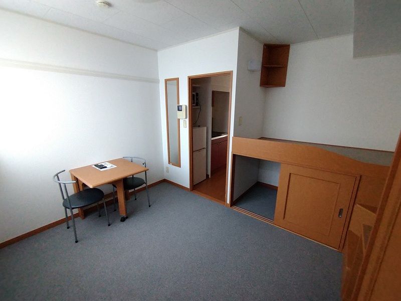 レオパレス英 居間