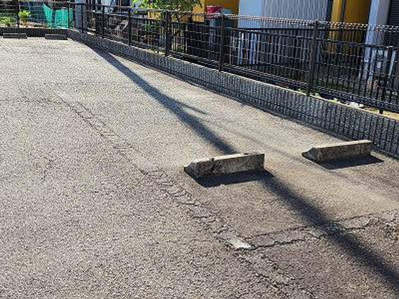 レオパレスサンフラワー 駐車場