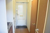 レオパレス川西 玄関