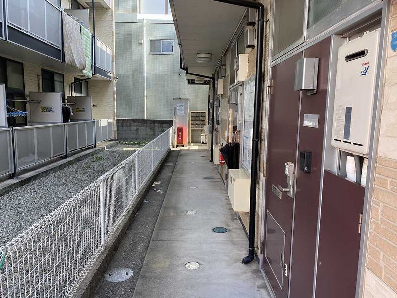 レオパレスオーキッドⅡ 玄関