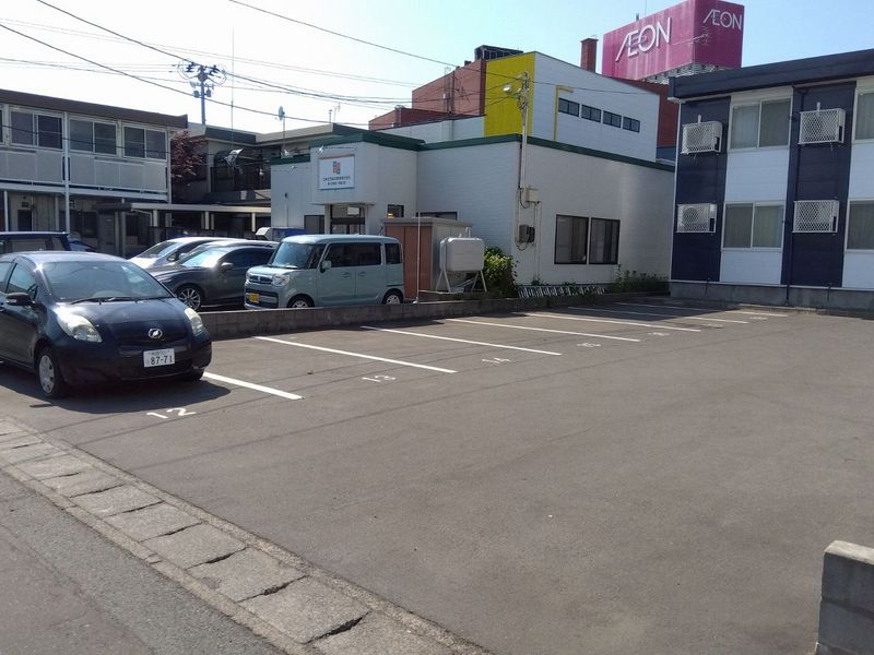 レオパレスなみうち 駐車場