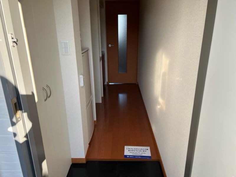 レオパレスチェリーナハウス 玄関