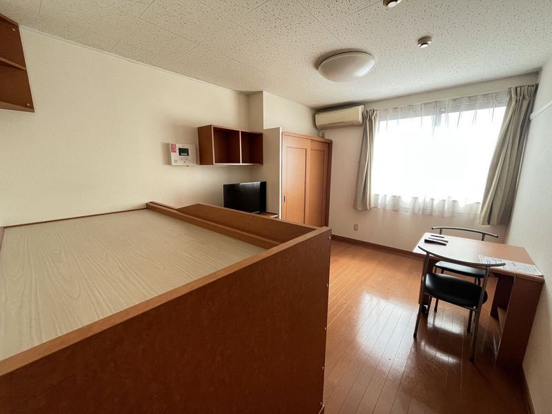 レオパレスバレーナ紅葉 居間