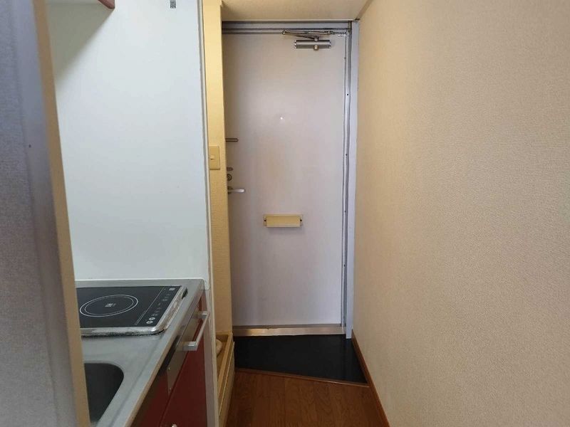 レオパレスエスペランサ中和泉 玄関