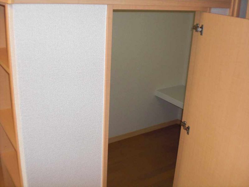 レオパレスけやき 収納