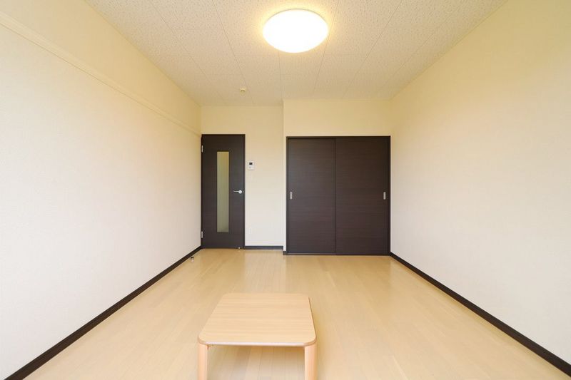 レオネクスト湖南 居間