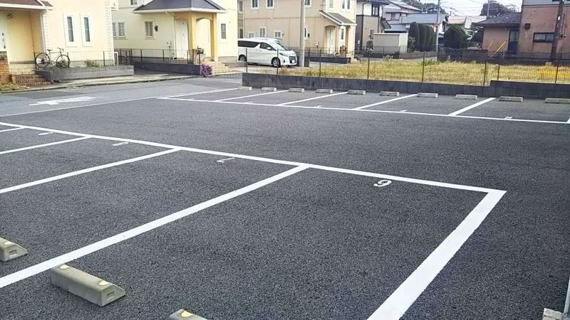 レオネクストグランディア 駐車場