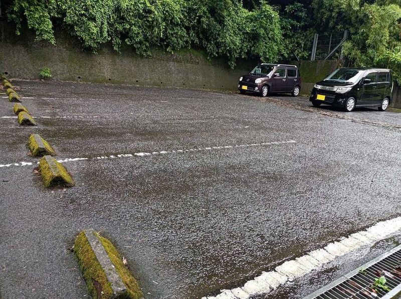 レオパレスＫＡＺＵ 駐車場