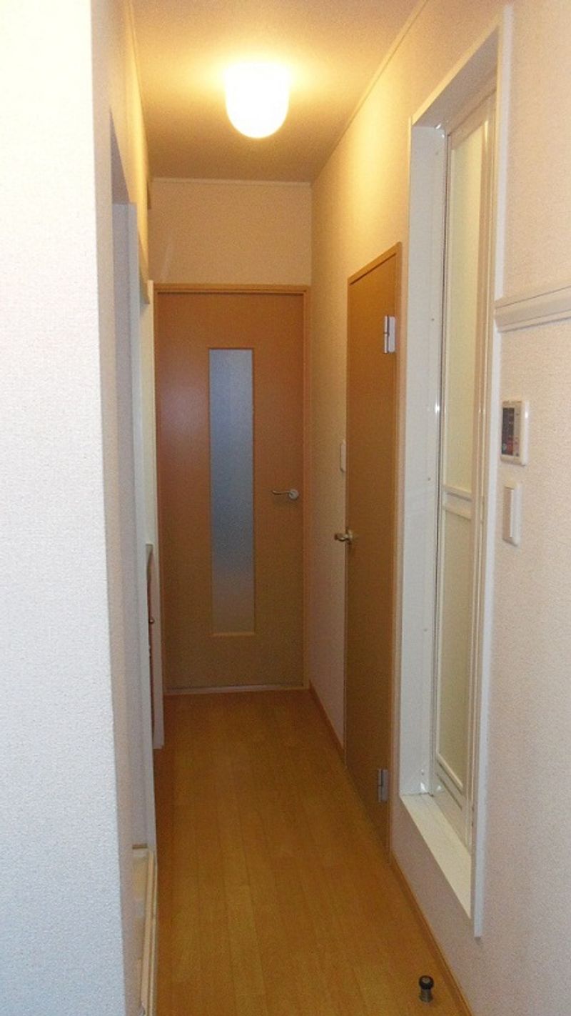 レオパレスシャルダン 玄関