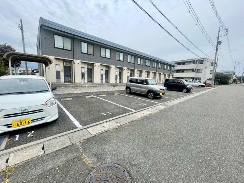 レオパレスパークハイム 駐車場