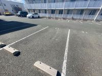 leopalace Esperanza V Parking lot