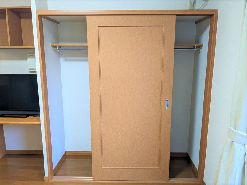 レオパレスエントラレ 収納