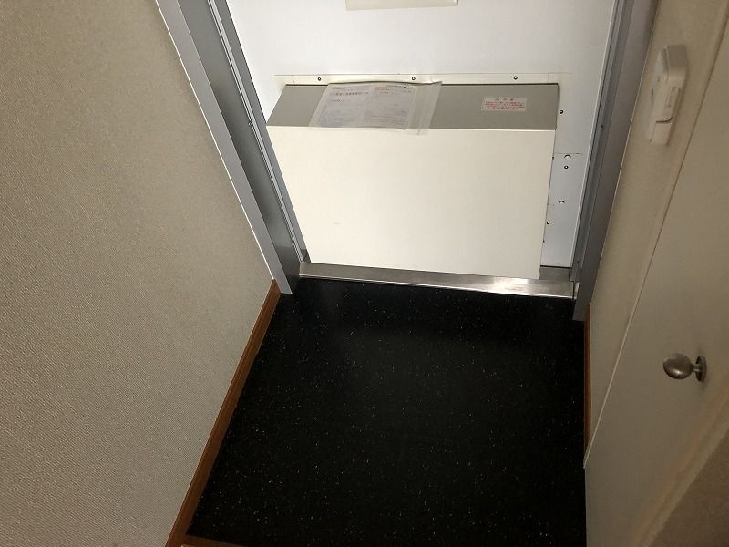 レオパレスソナタ 玄関