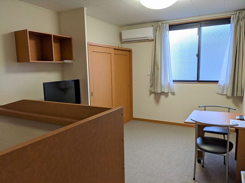 レオパレスグランドソレーユ 居間