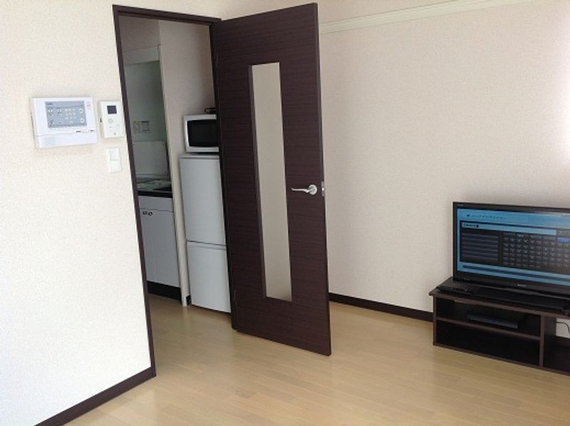 レオネクストＹＯＫＥＰＡＬＡＣＥ２ 居間