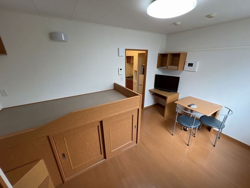 レオパレスパワーハウス 居間