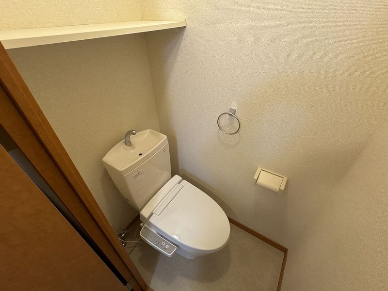 leopalace Kutsurogi Toilet
