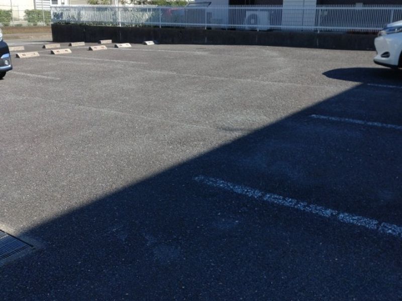 レオパレス飯田 駐車場