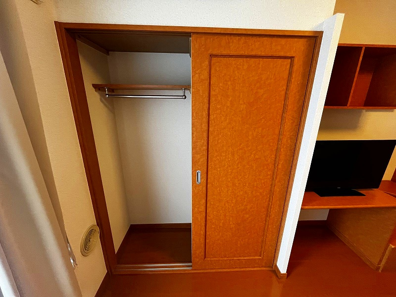 レオパレスソルヴェーグ 収納