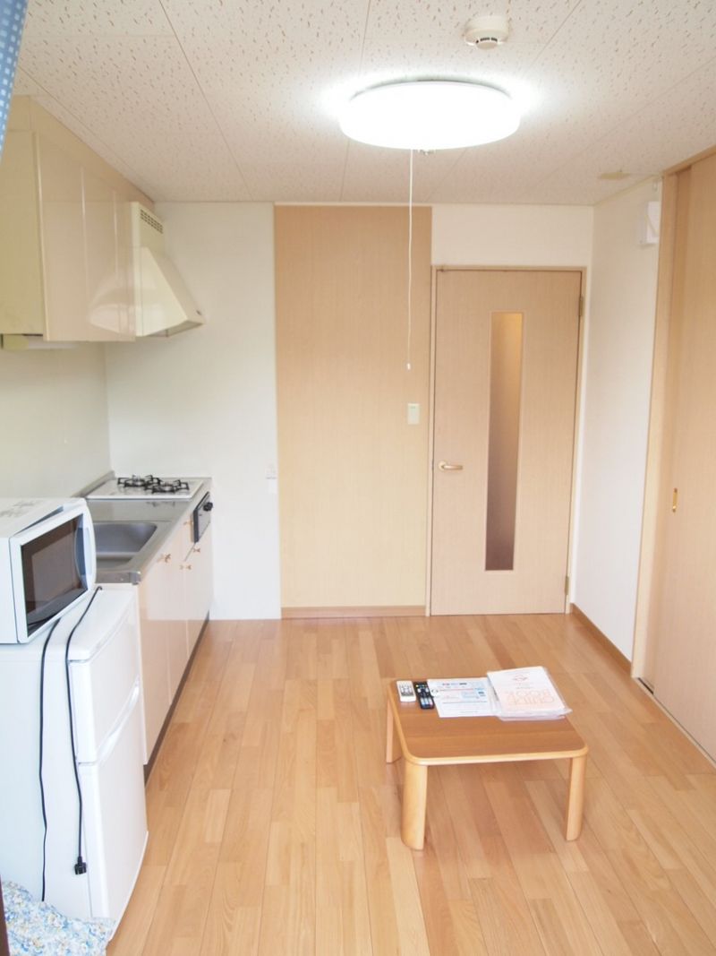 レオパレス中台 居間