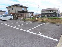 レオパレス若槻 駐車場