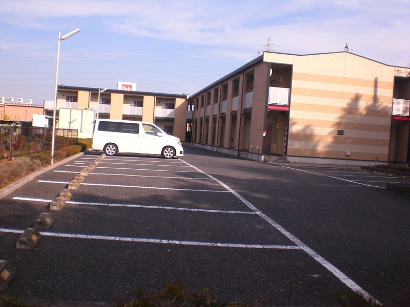 レオパレス白井Ⅱ 駐車場