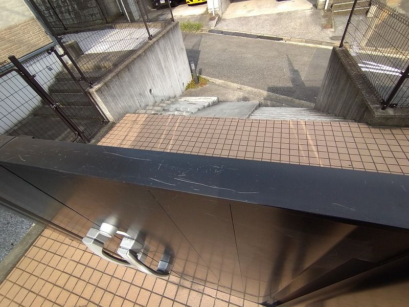 レオパレスホワイトコート高田西 エントランス