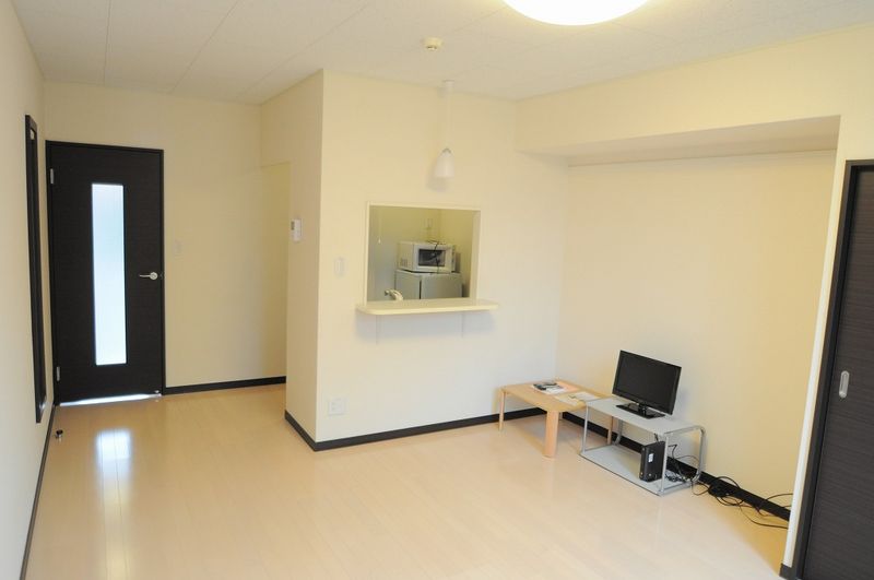 レオネクストブルースカイ琴塚 居間
