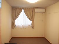レオパレス湘南クオーレ 居間
