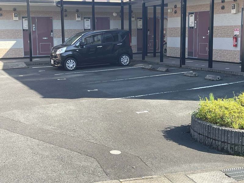 レオパレスそよ風 駐車場