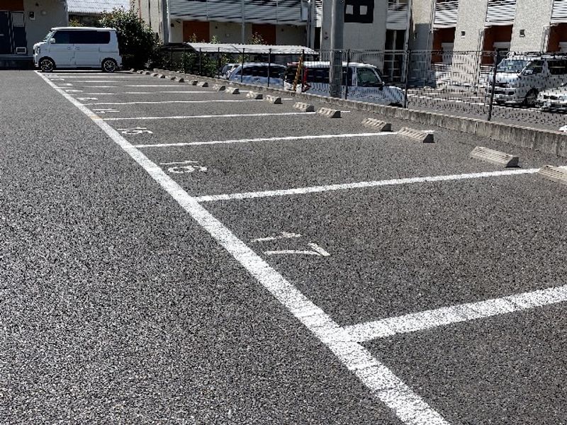 レオネクストベルジュ 駐車場