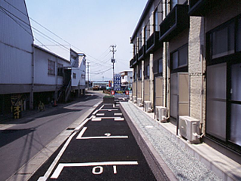 レオパレストゥウィンクルダイヤ 駐車場