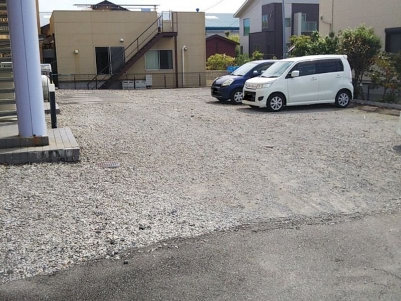 レオパレス青野 駐車場