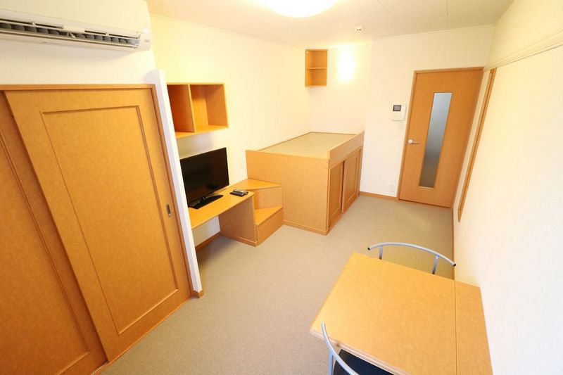 レオパレスグレース十里 居間