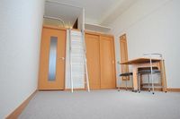レオパレス柏座 居間