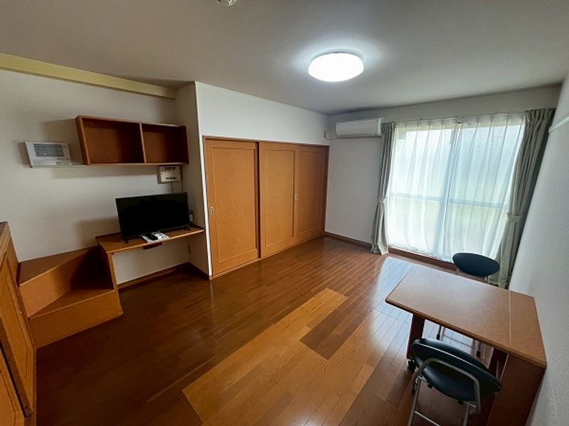 レオパレスかのや 居間