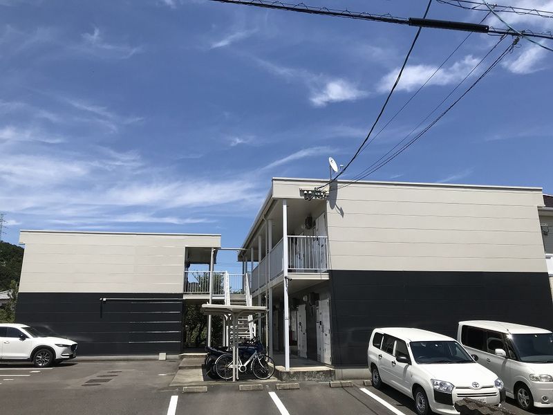 レオパレスクレール鳴門 駐車場