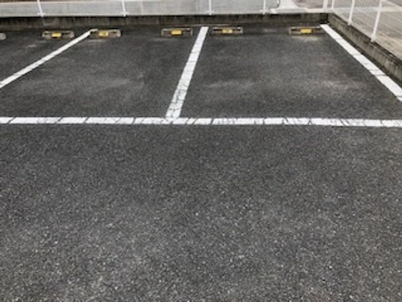 レオネクストビブレアム 駐車場
